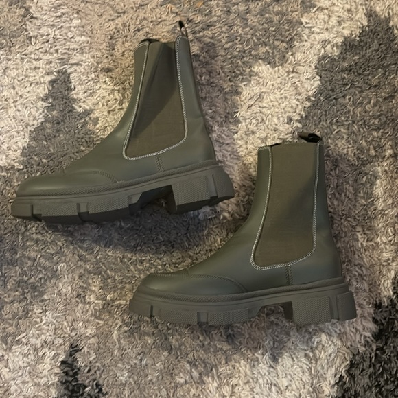 Missguided Dark Green Boots Ankle Olive Army Booties Shoes - Picture 5 of 7